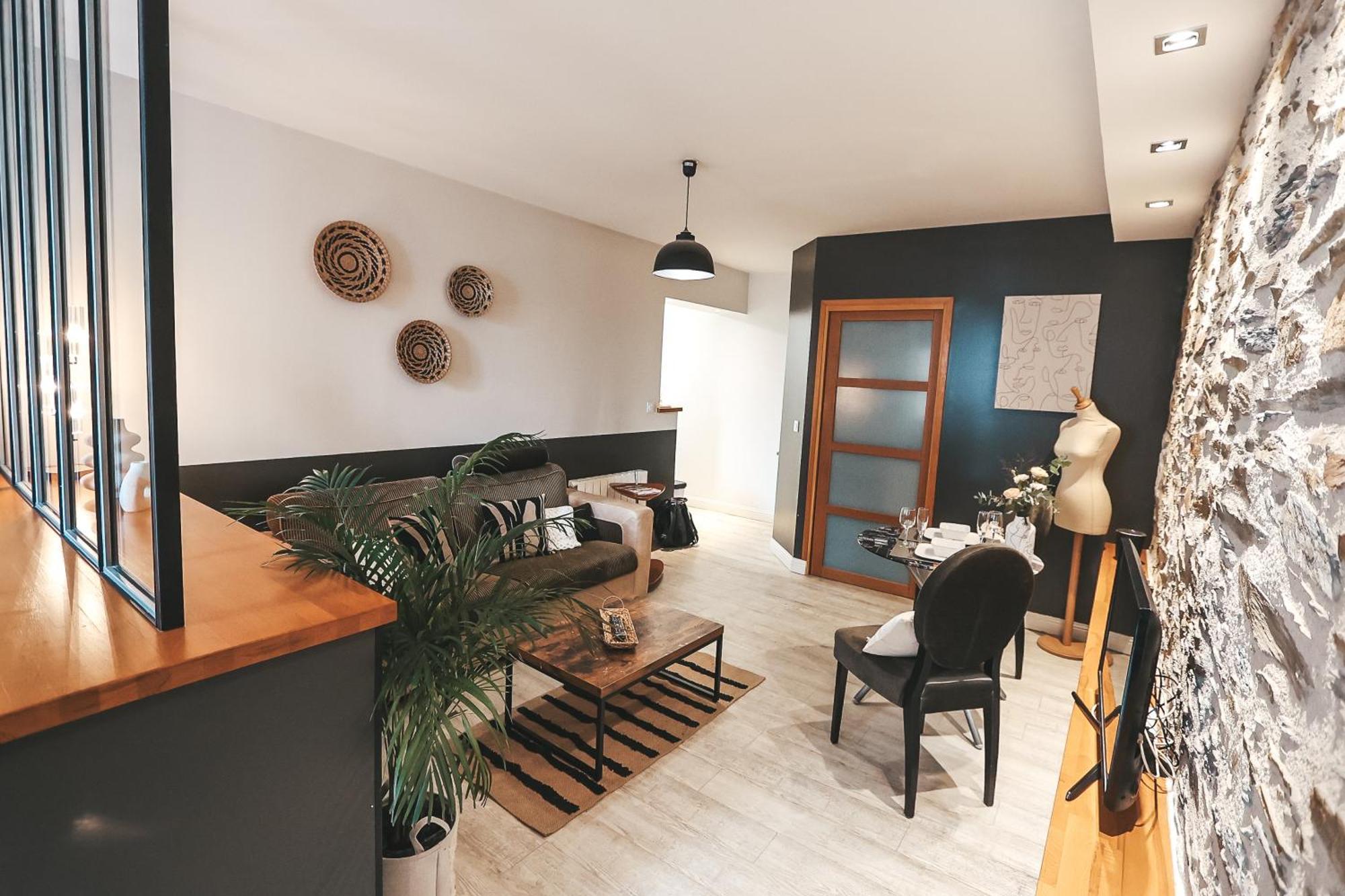 Suit'Home Commerce أنجير المظهر الخارجي الصورة